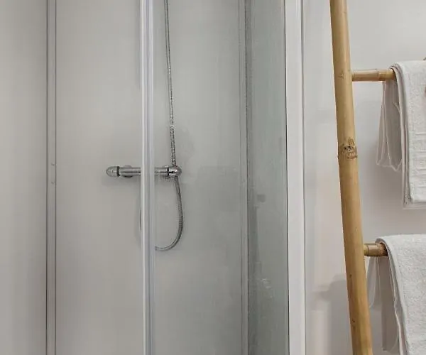 Cosy + Hyper-centre + Netflix *