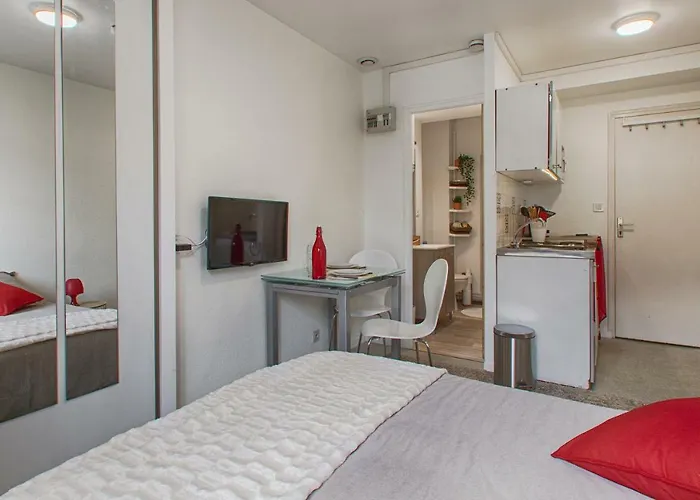 Cosy + Hyper-centre + Netflix *