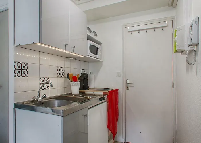 Cosy + Hyper-centre + Netflix *